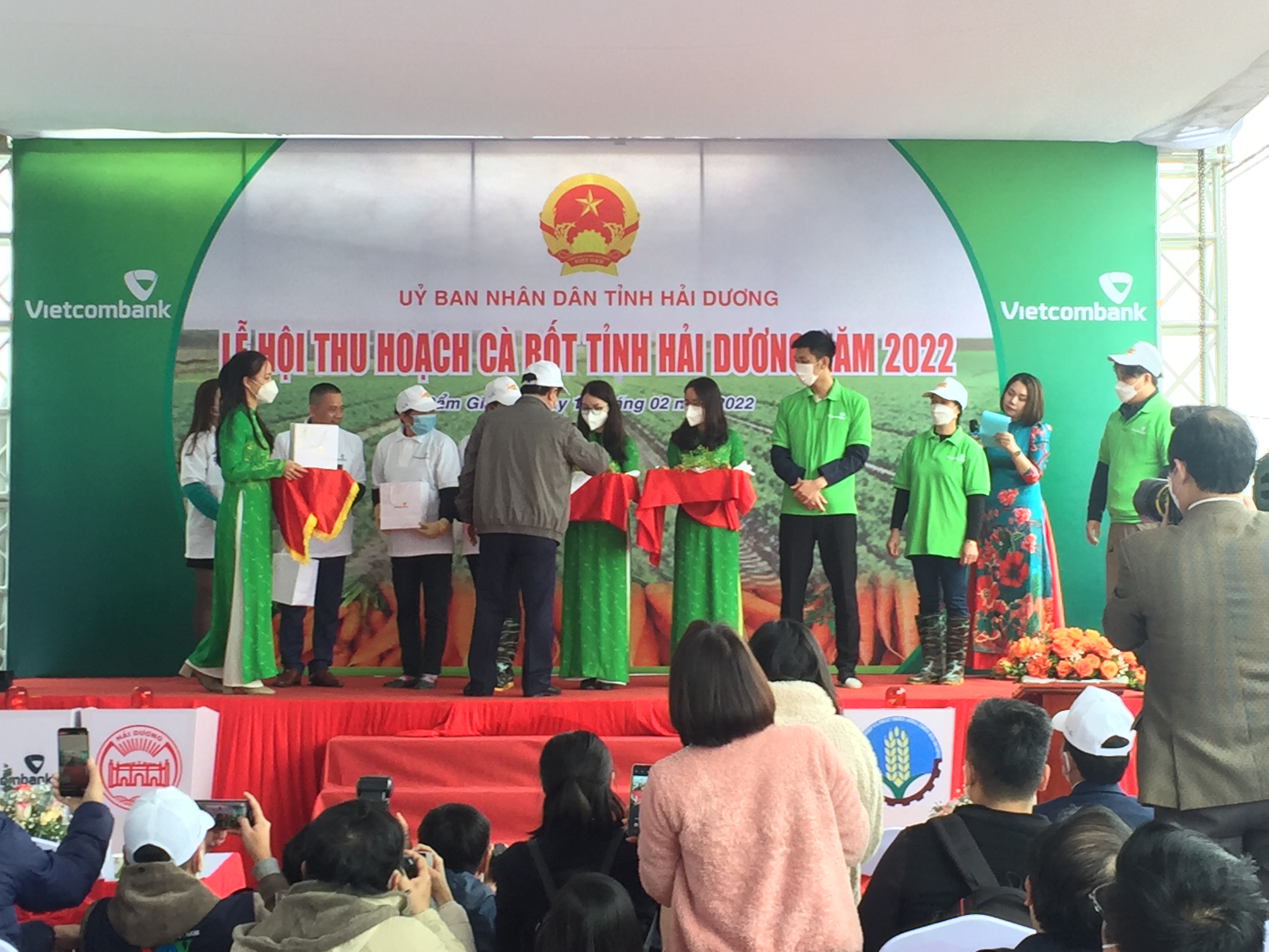 Bộ trưởng Lê Minh Hoan trao giải hội thi