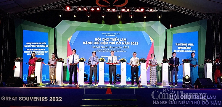 Hà Nội: Khai mạc hội chợ triển lãm hàng lưu niệm Thủ đô năm 2022