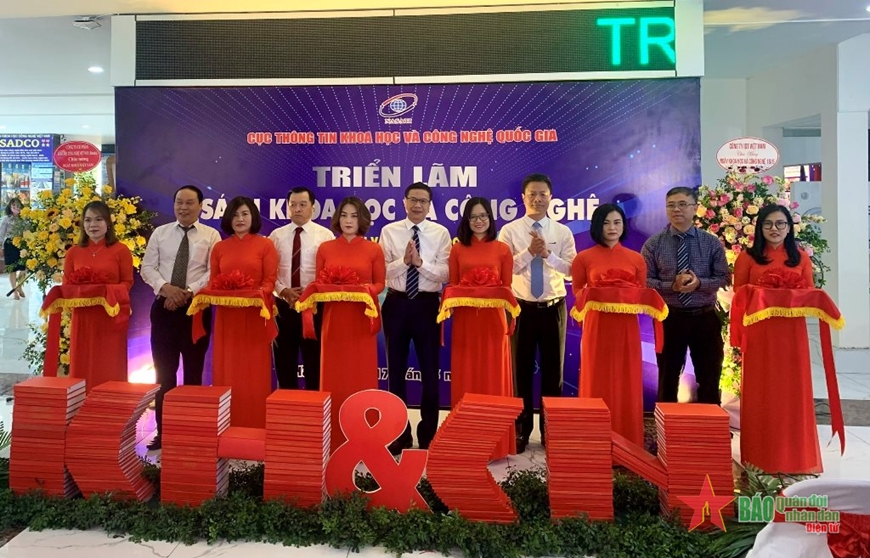 Hà Nội: Khai mạc Triển lãm sách khoa học và công nghệ với sự phát triển kinh tế- xã hội ​