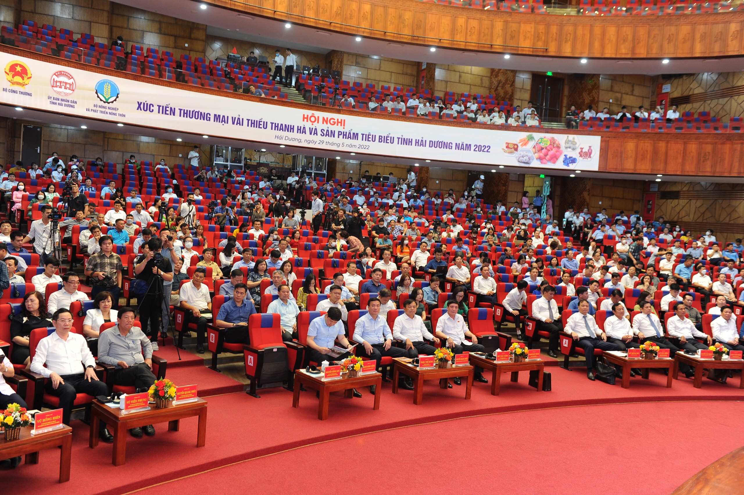 Các đại biểu dự Hội nghị xúc tiến thương mại vải thiều Thanh Hà và sản phẩm tiêu biểu tỉnh Hải Dương năm 2022.