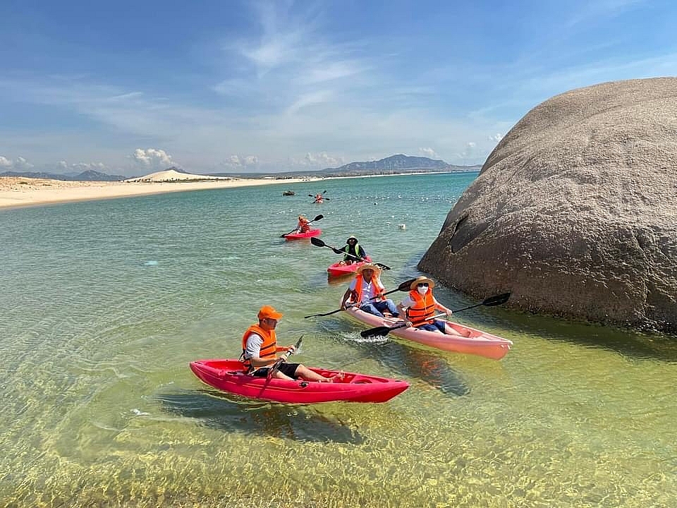 Xăng tăng giá doanh nghiệp du lịch “gồng mình” giữ giá tour