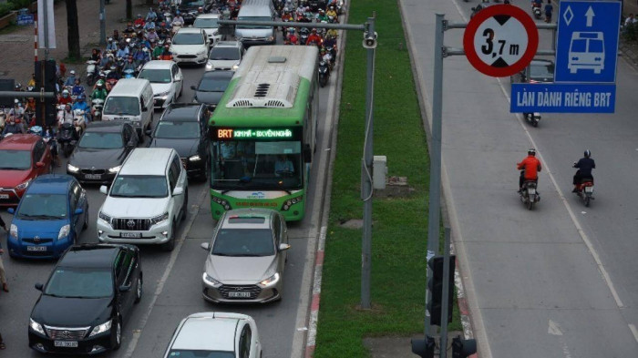 Hà Nội: Tăng tần suất hoạt động, tiếp tục phát triển làn đường dành riêng cho xe buýt