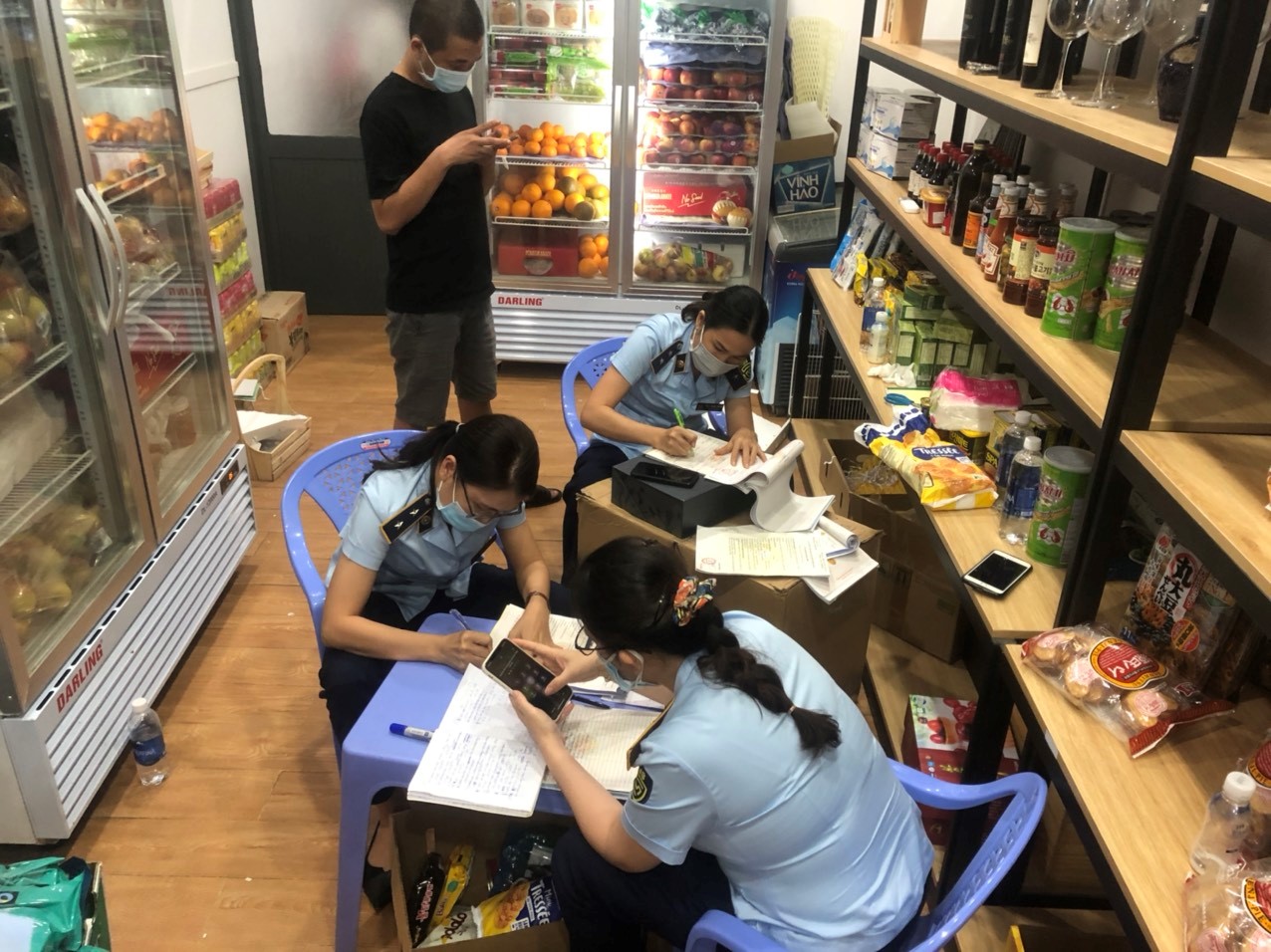 Bình Thuận: Phát hiện tạm giữ trên 600 sản phẩm thực phẩm, thực phẩm chức năng trẻ em không có hóa đơn, chứng từ