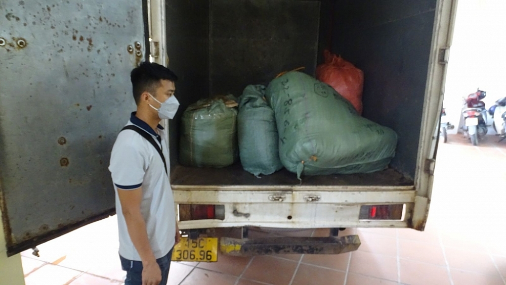 Quảng Ninh: Phát hiện xe tải chở hàng Trung Quốc nhập lậu