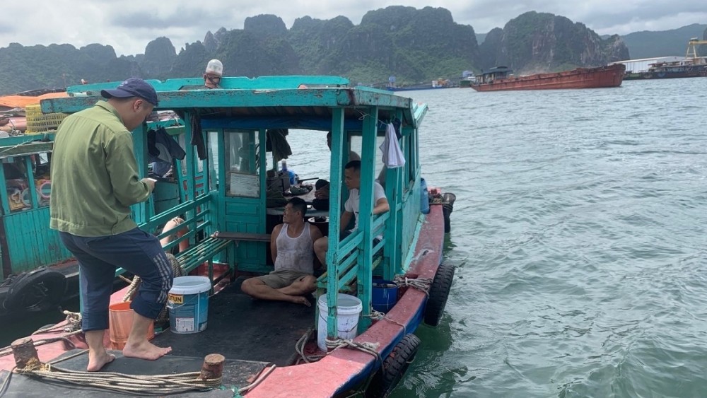 Quảng Ninh: Khởi tố 4 đối tượng thu tiền “bảo kê” tàu vận tải