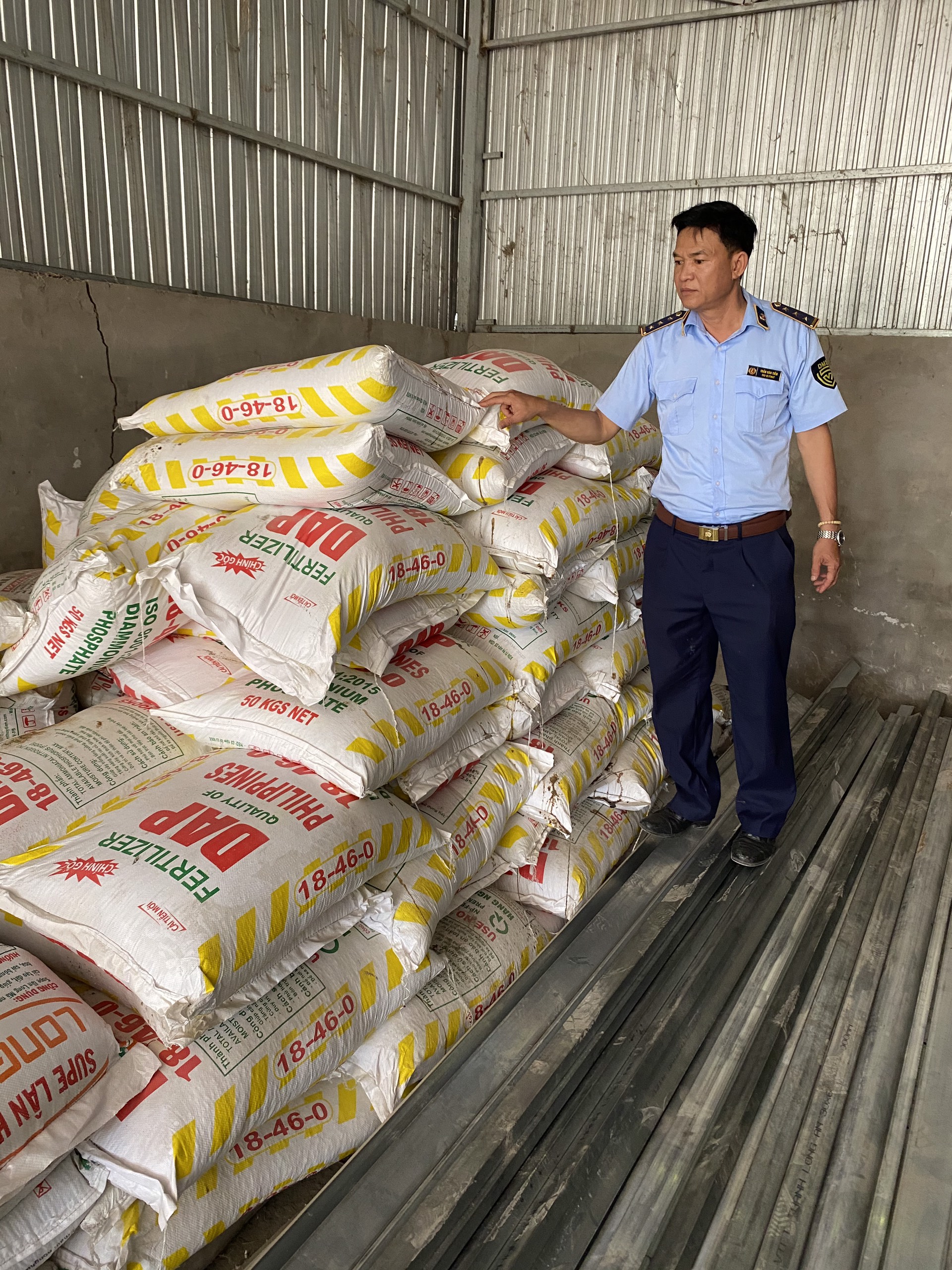 Quản lý thị trường Kiên Giang phát hiện 2,5 tấn phân bón giả