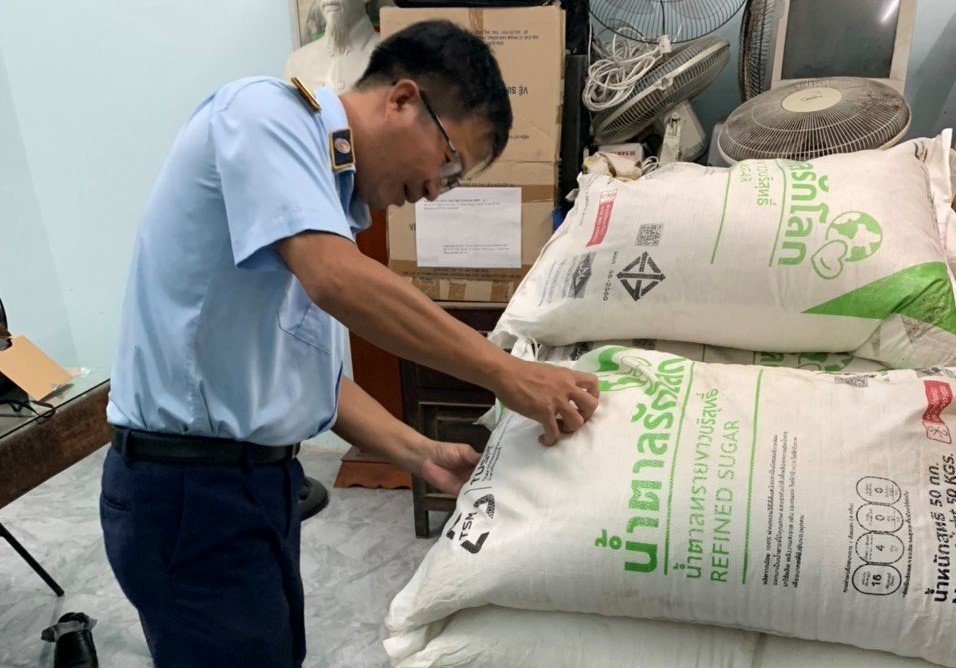 Khánh Hòa: Tịch thu 1 tấn đường cát trắng nhập lậu