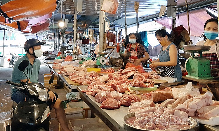 Phó Thủ tướng Lê Minh Khái yêu cầu thực hiện ngay các biện pháp bình ổn giá thịt lợn. Ảnh minh họa