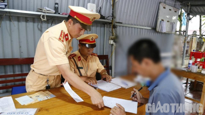 Tuyên Quang: Xử phạt 20 triệu đồng xe chở quá tải cố tình chạy trốn