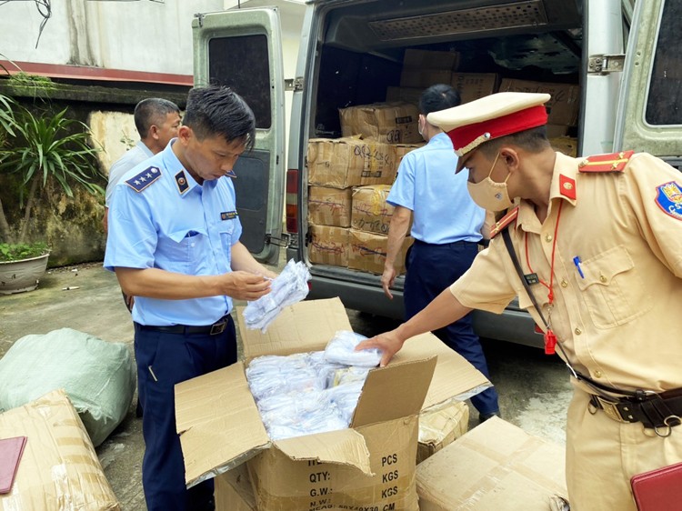 Ban Chỉ đạo 389 Lạng Sơn tích cực ngăn chặn tình trạng buôn lậu