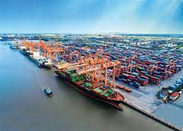 Từ ngày 1/8 TP. Hồ Chí Minh  ​giảm 50% phí hạ tầng cảng biển