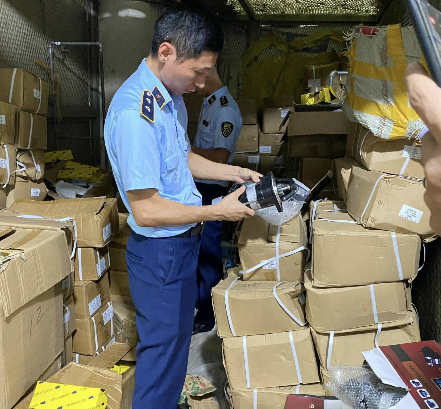 Quảng Ninh: Tạm giữ 1.550 phụ tùng ô tô có dấu hiệu giả mạo