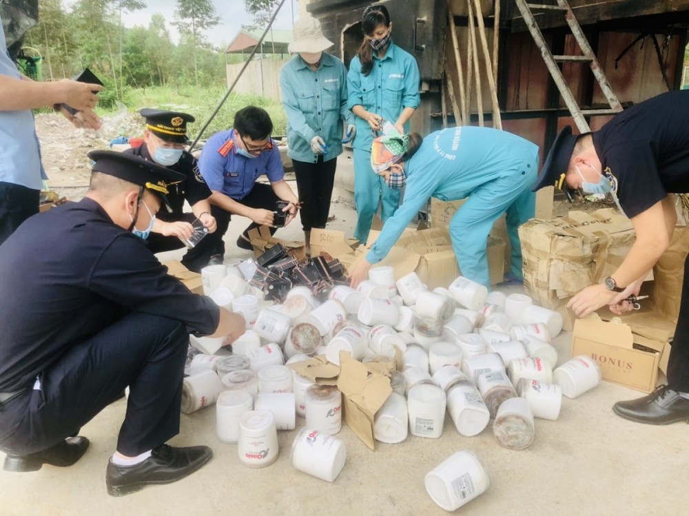 Hải quan Hoành Mô (tỉnh Quảng Ninh) tiêu hủy hàng hóa vi phạm