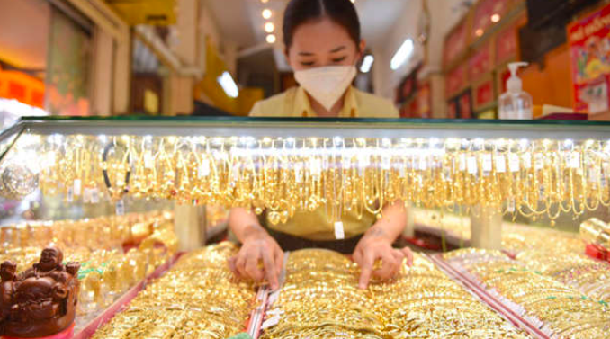 Giá vàng trong nước hôm nay giữ ngưỡng giao dịch hơn 67 triệu đồng