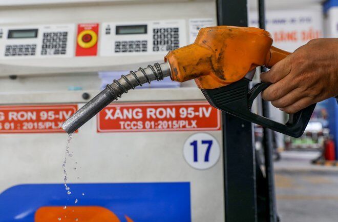 Giá xăng dầu giảm lần thứ 5 liên tiếp